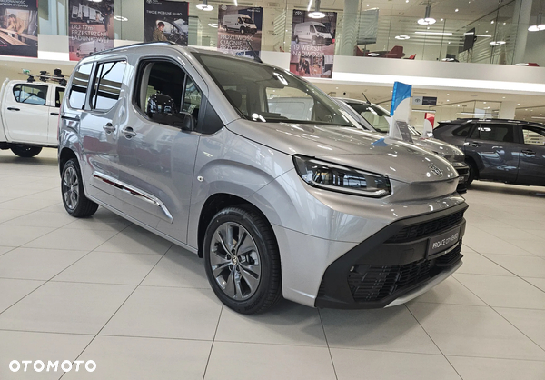 Toyota Proace City Verso EV Standard 50kWh Family