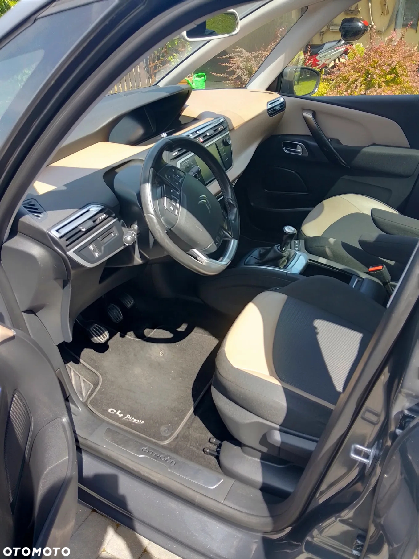 Citroën C4 Picasso e-HDi 115 Exclusive - 4