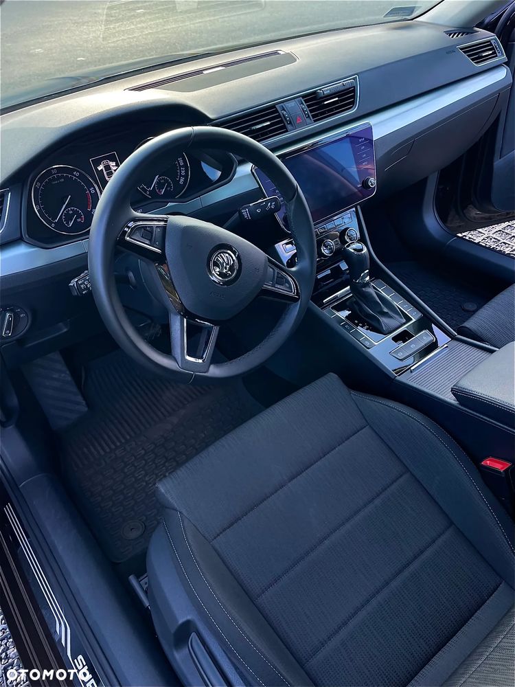 Skoda Superb 2.0 TDI Ambition DSG - 11