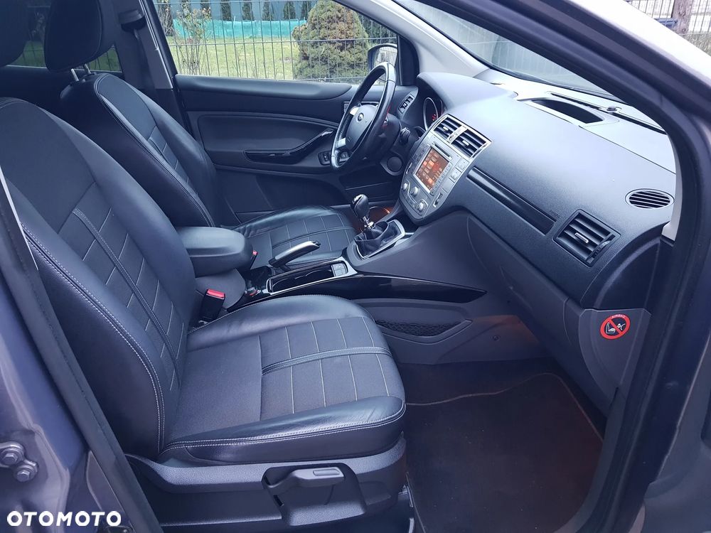 Ford Kuga 2.0 TDCi 2x4 Titanium - 18