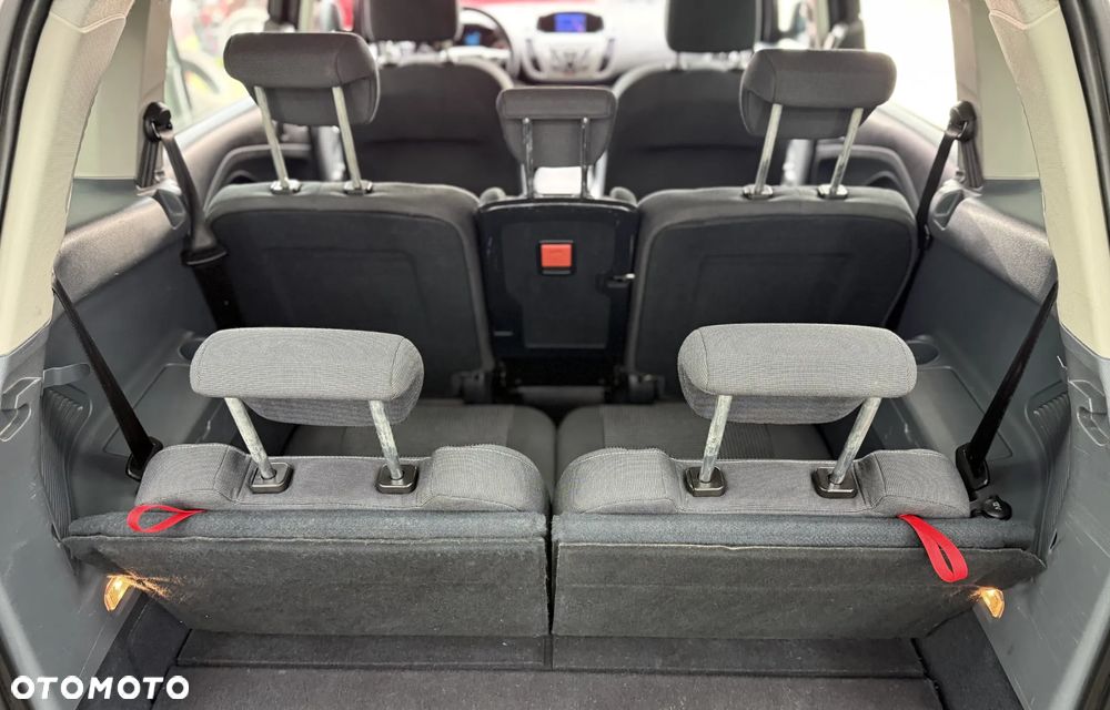 Ford Grand C-MAX - 30