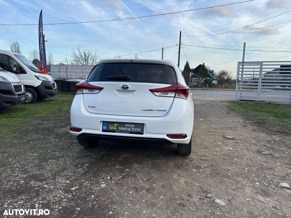Toyota Auris 1.8 L VVT-i Hybrid Sol + - 17