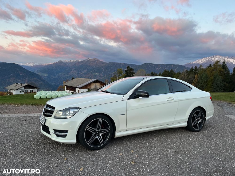 Mercedes-Benz C - 12