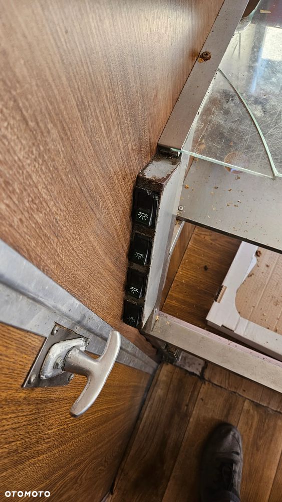 Mercedes-Benz 208 - 12