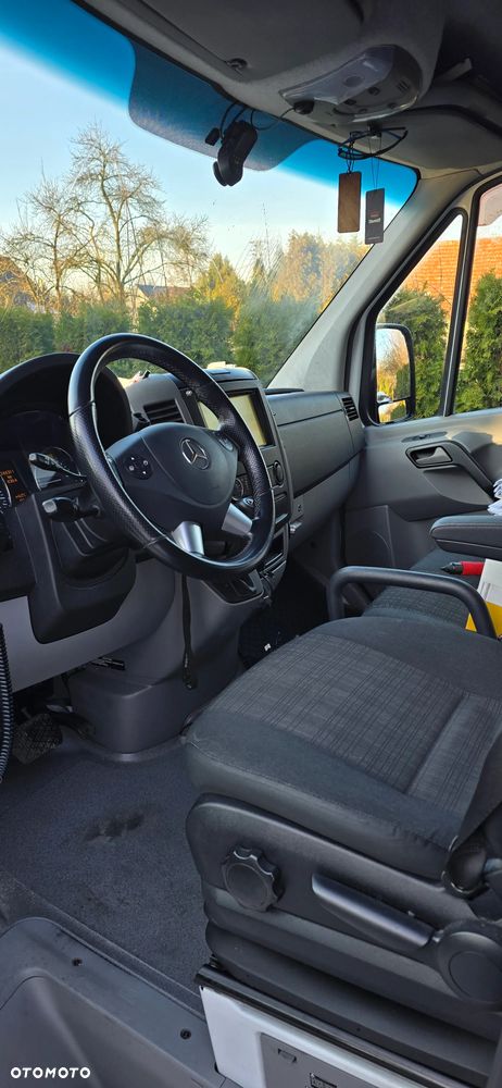 Mercedes-Benz Sprinter 319 - 11