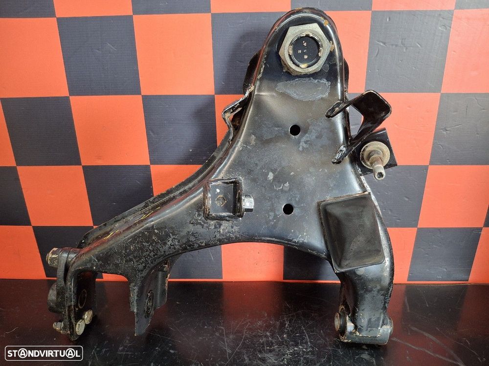 Braço Suspensão Frente Esquerdo Nissan Pick Up (D22) - 1