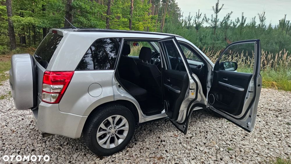 Suzuki Grand Vitara 2.4 Premium EU5 - 11