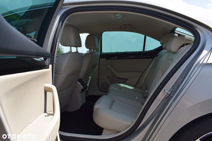 Skoda Superb 2.0 TSI L&K DSG - 8