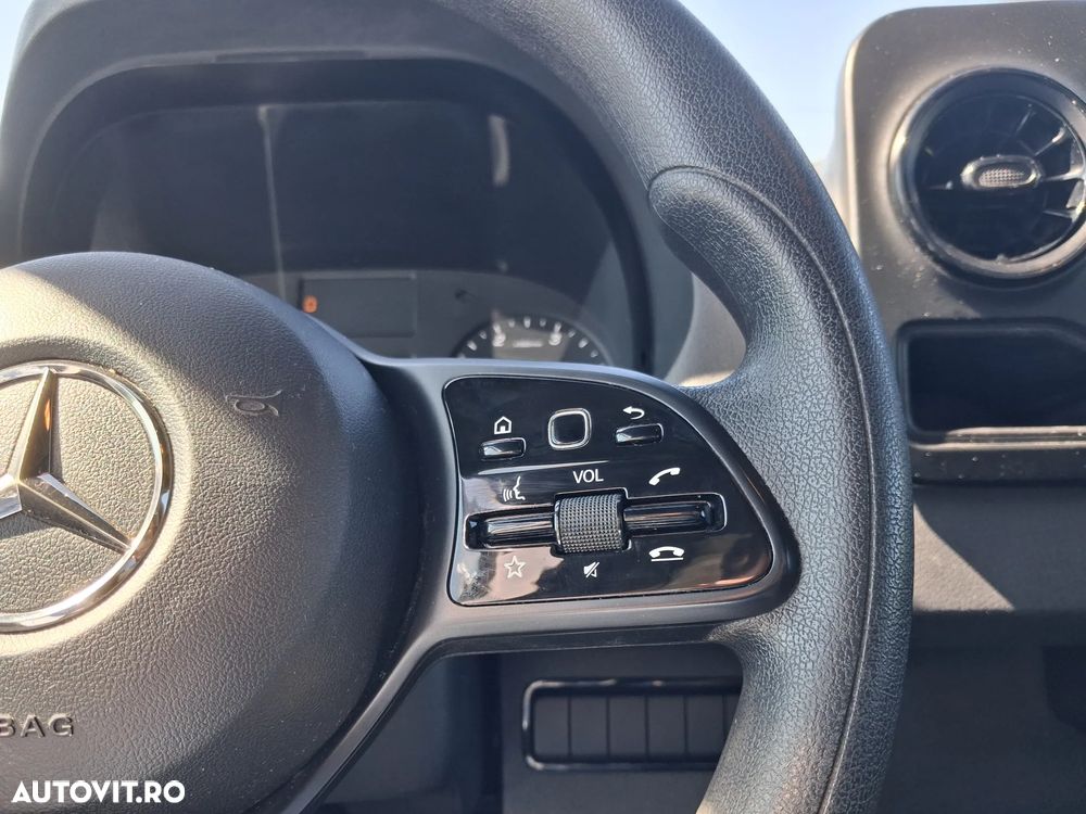 Mercedes-Benz Sprinter 317 - 12