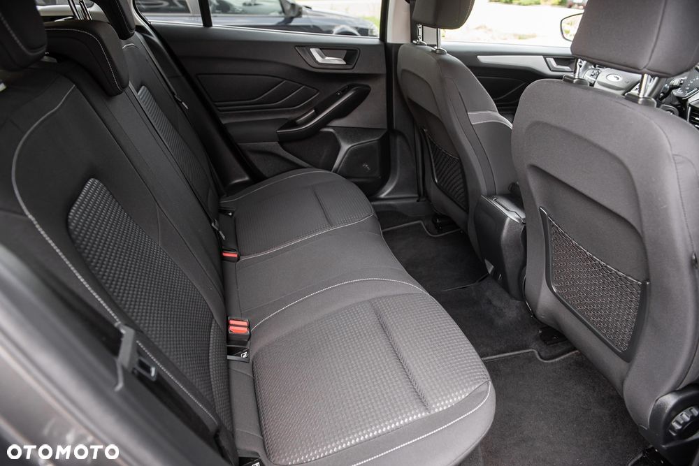 Ford Focus - 30