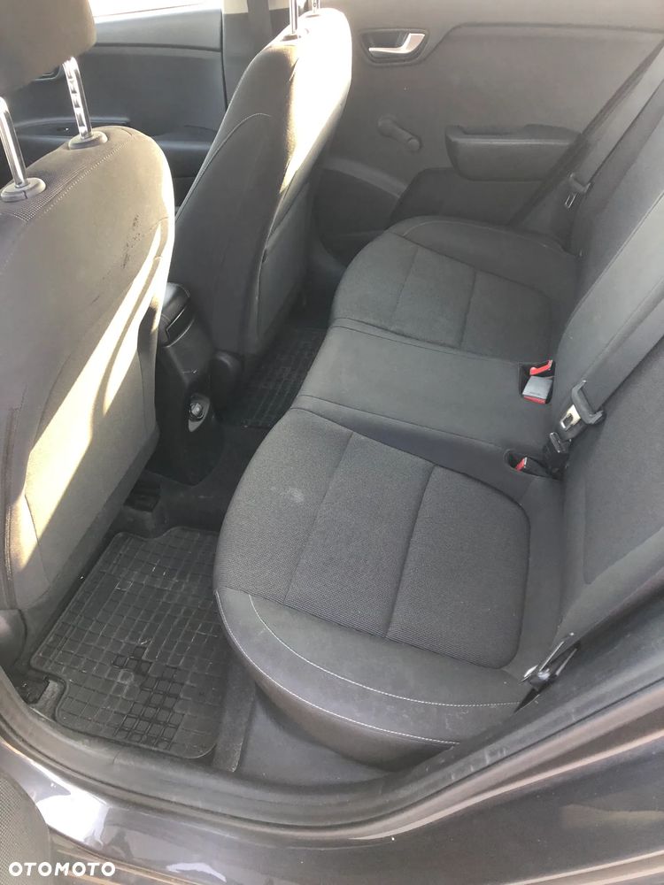 Kia Rio 1.4 crdi L - 12