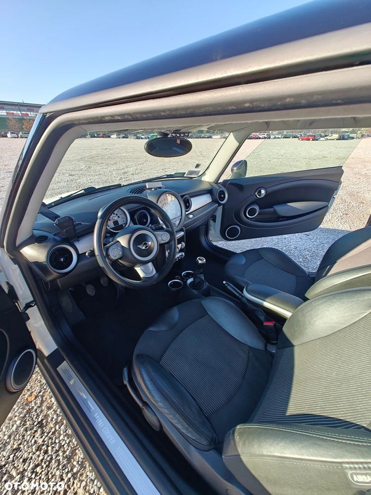 MINI Cooper Standard - 23