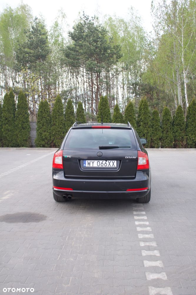 Skoda Octavia 2.0 TDI CR DPF RS - 8