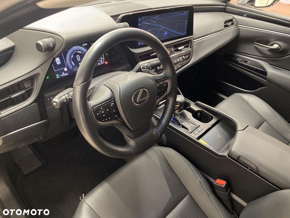 Lexus ES 300h Business Edition - 10