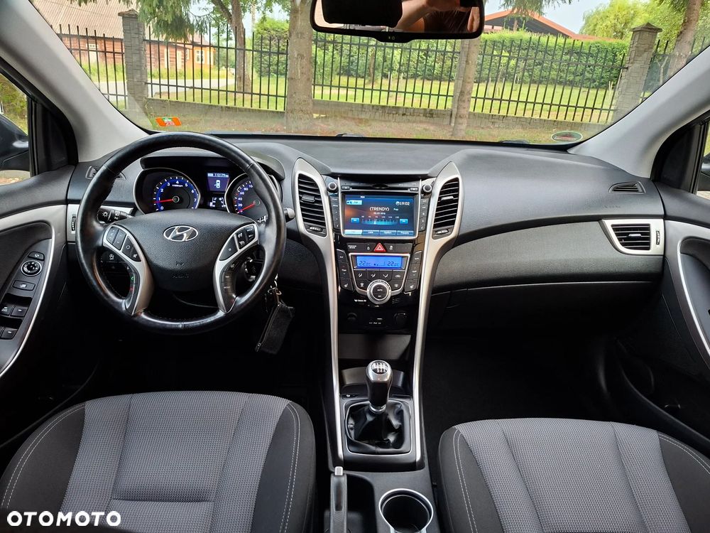 Hyundai i30 blue Kombi 1.6 GDi Passion - 17