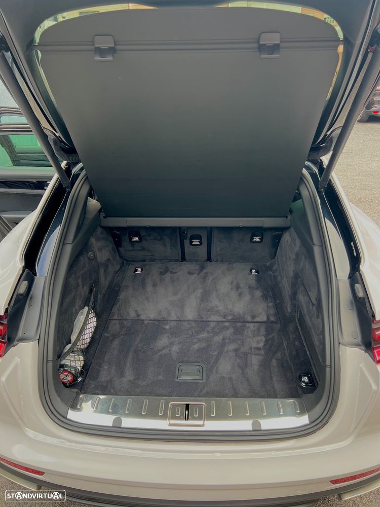 Porsche Panamera Sport Turismo 4 E-Hybrid - 21