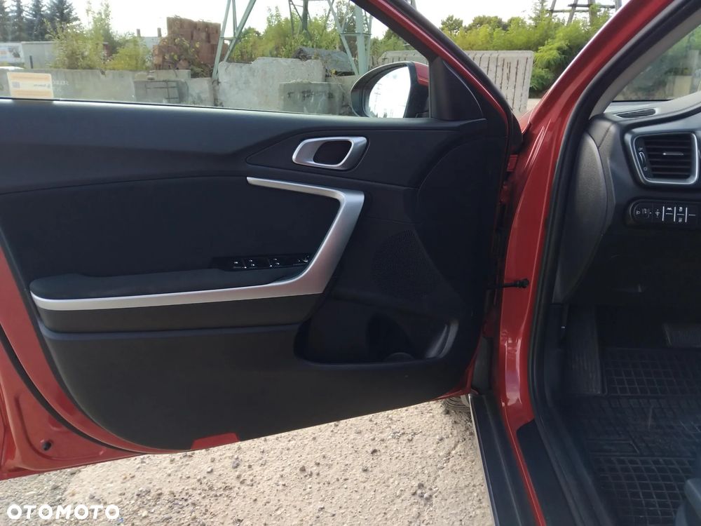 Kia XCeed 1.5 T-GDI M DCT - 24