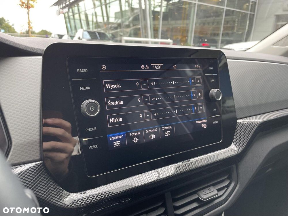 Volkswagen T-Cross - 24