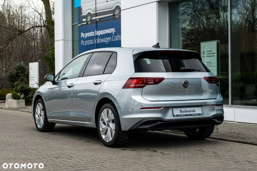 Volkswagen Golf - 8