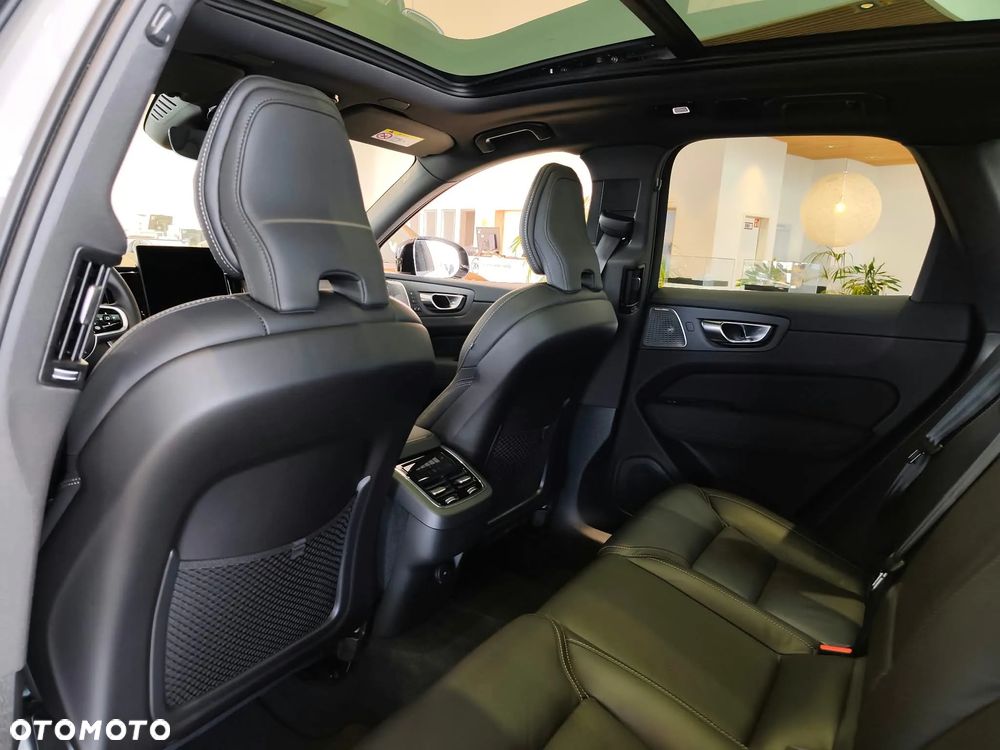 Volvo XC 60 B5 B AWD Ultimate Black Edition - 26