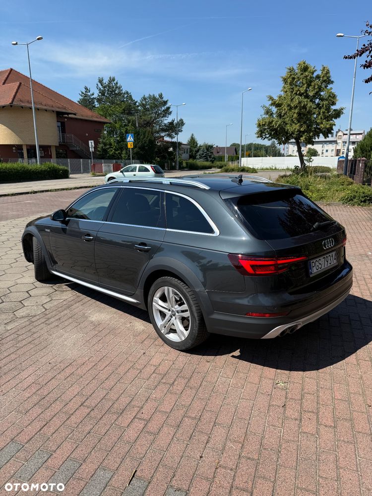 Audi A4 Allroad - 32