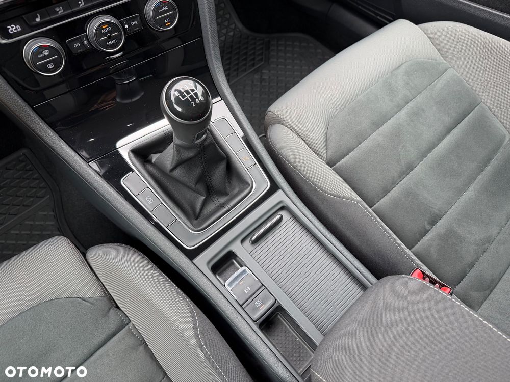 Volkswagen Golf 2.0 TDI SCR Highline - 30