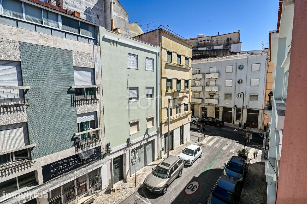 Apartamento T2 renovado no Areeiro - Grande imagem: 5/22