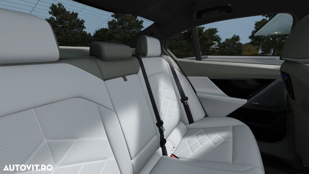 BMW Seria 5 540d xDrive AT MHEV - 13