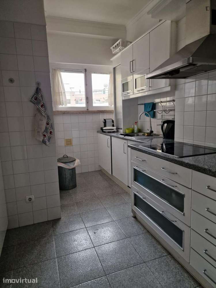 Quarto - localizado em Benfica Lisbon - Grande imagem: 5/11