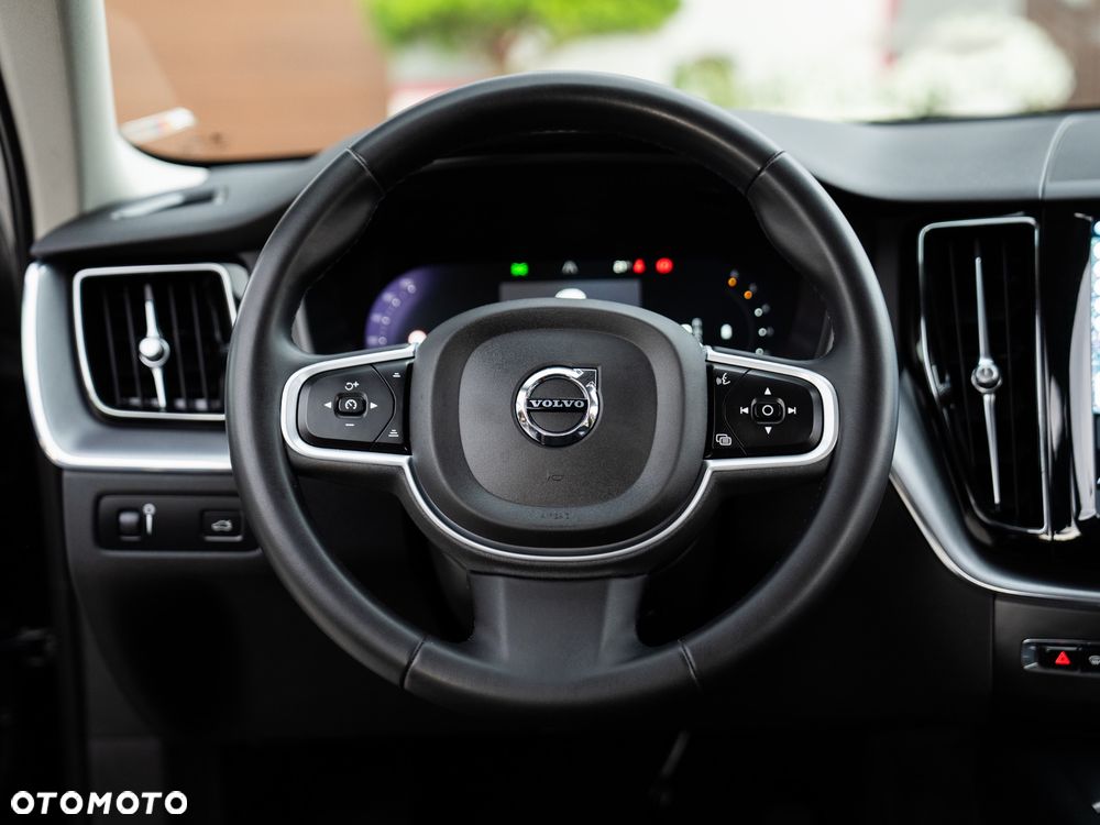 Volvo XC 60 B4 D AWD Geartronic Momentum Pro - 30