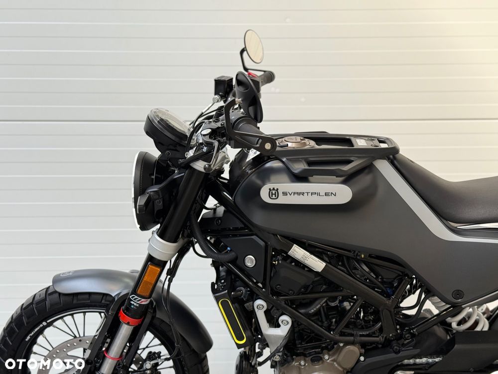 Husqvarna Svartpilen - 25
