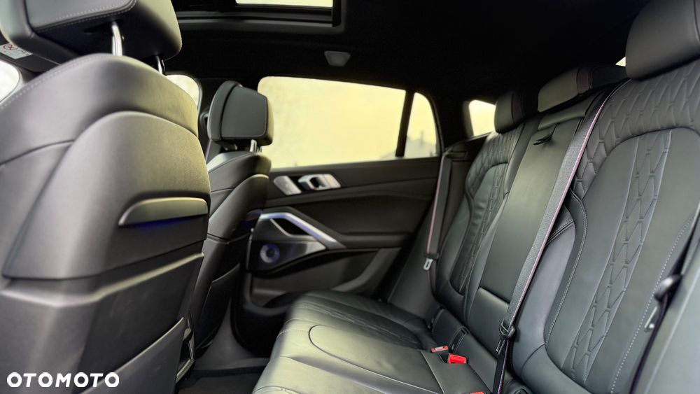 BMW X6 xDrive40d mHEV - 37