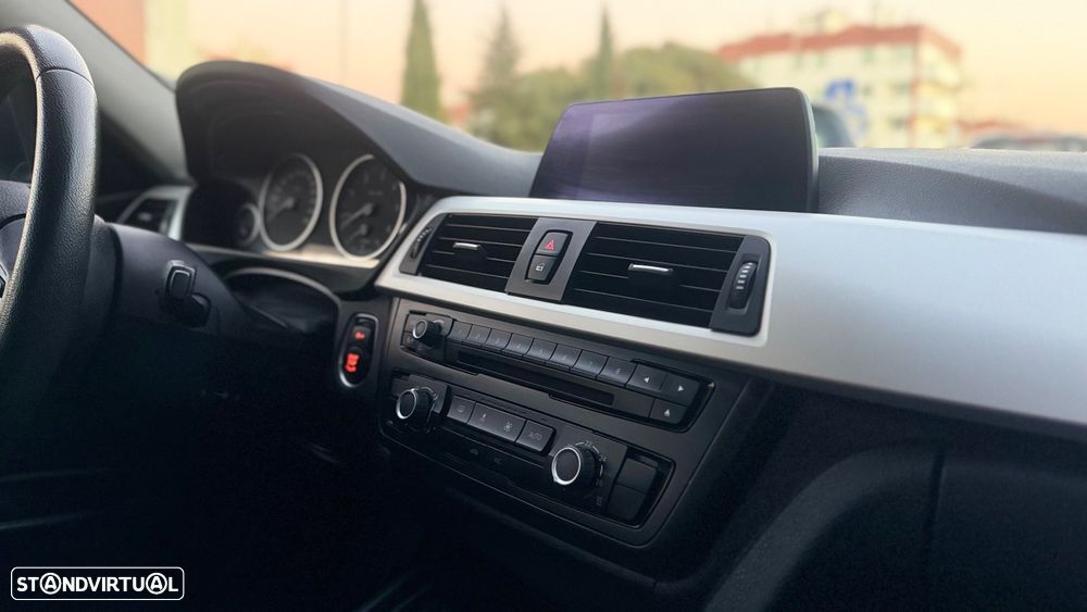 BMW 316 d Touring Line Luxury - 12