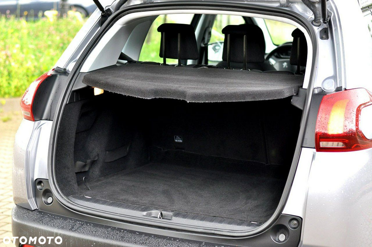 Peugeot 2008 1.2 Pure Tech Allure S&S - 31