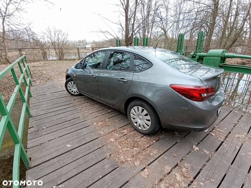 Opel Astra 1.4 T Business EU6 - 13