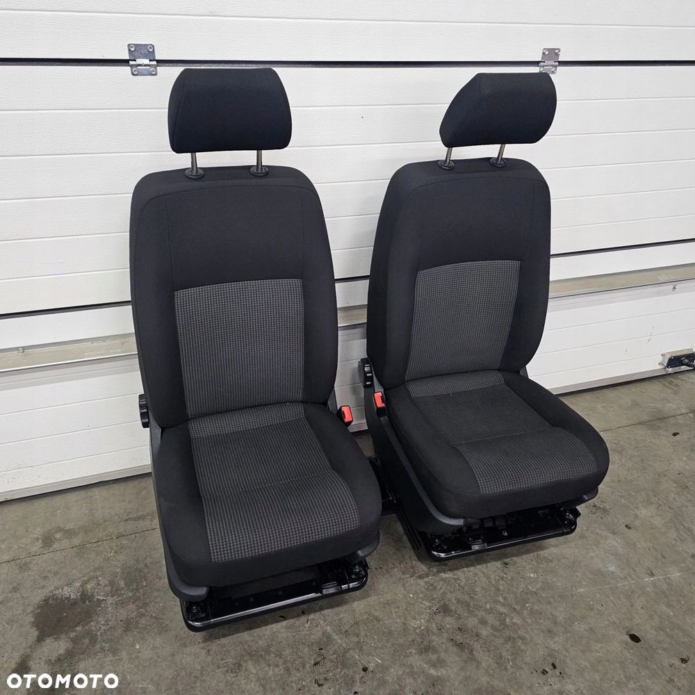 VW T6.1 fotel pasażera przód DOUBLE GRID - 2