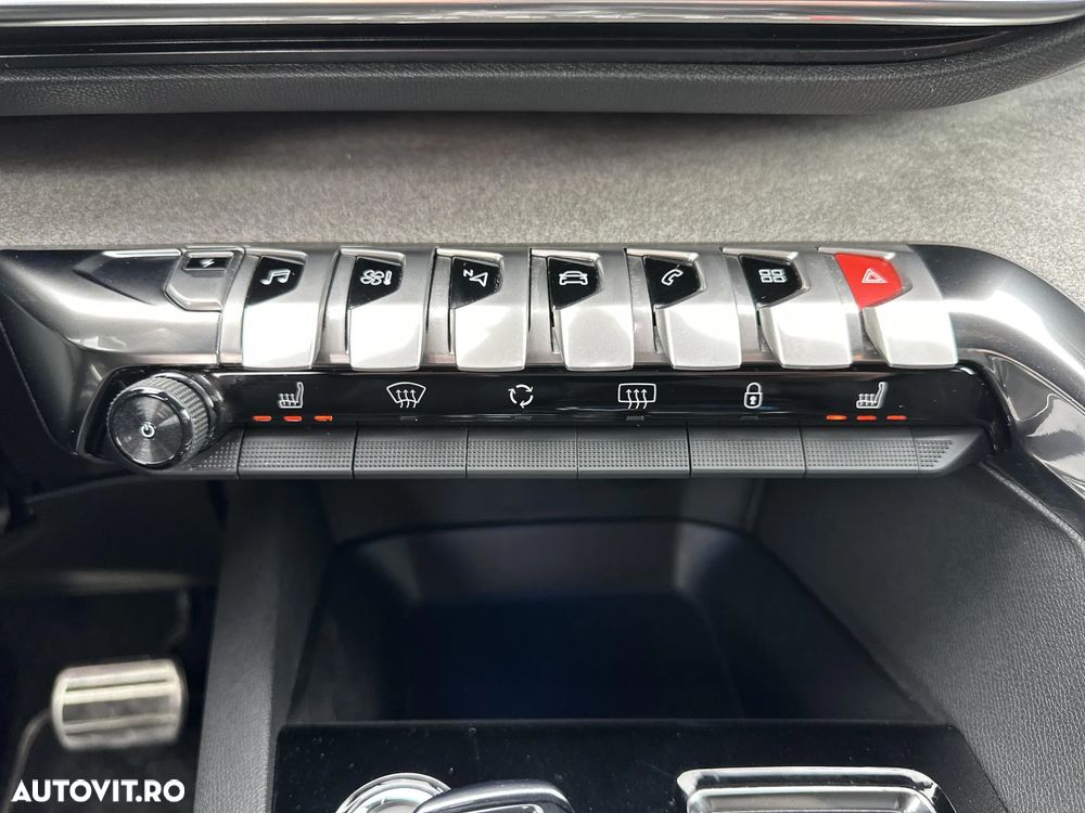 Peugeot 3008 225 e-EAT8 GT - 17