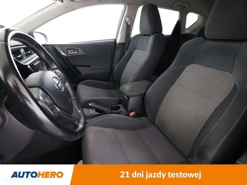 Toyota Auris - 10