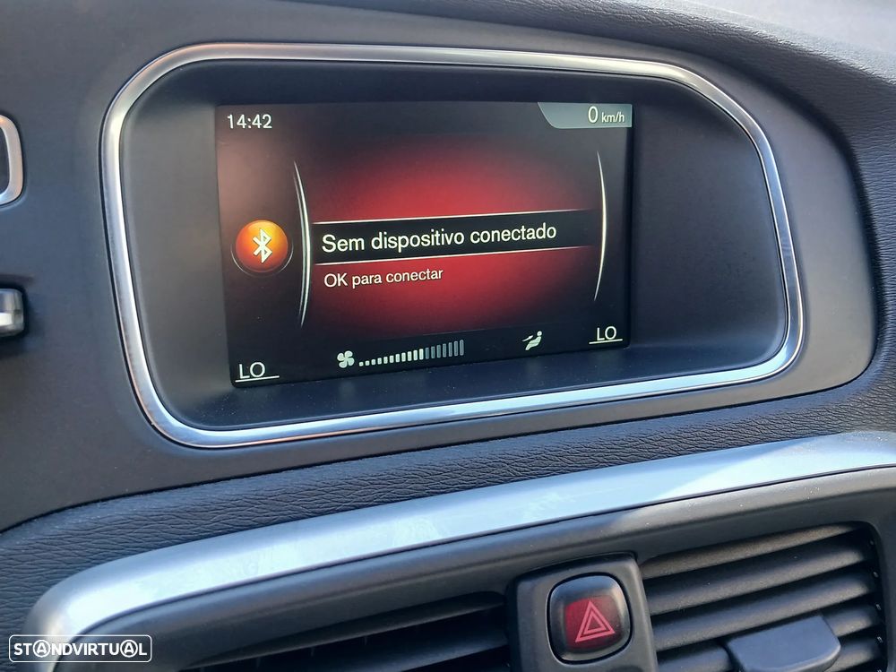 Volvo V40 1.6 D2 R-Design - 34