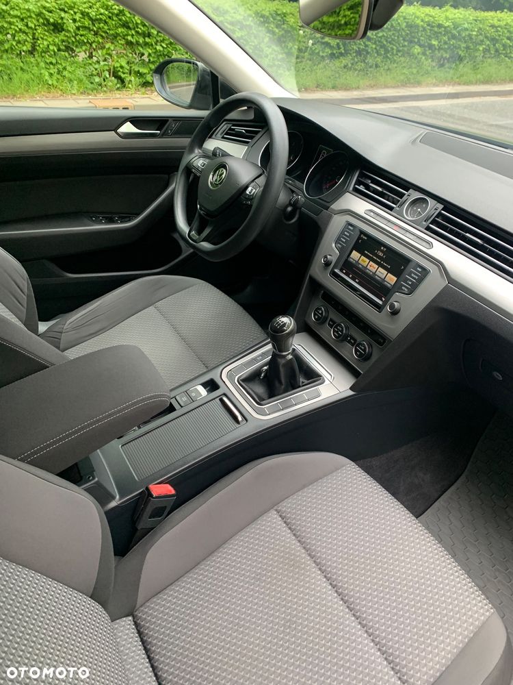 Volkswagen Passat 2.0 TDI BMT Comfortline - 12