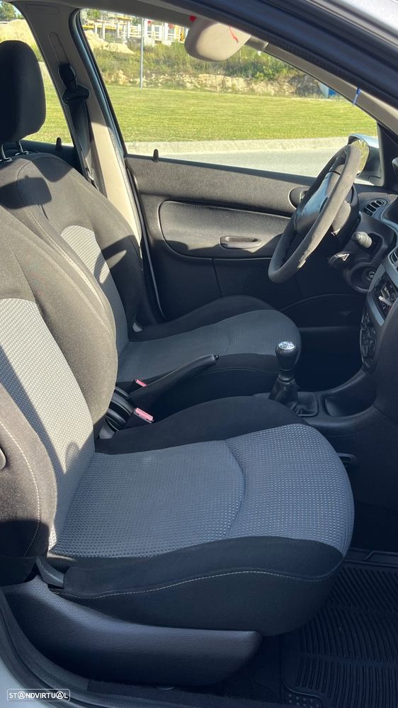 Peugeot 206 1.1 Color Line - 13