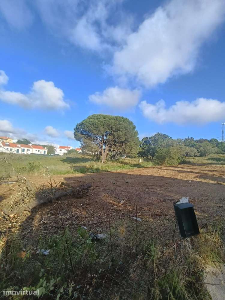 Terreno com 1.225 m² em Sesimbra - Grande imagem: 2/17