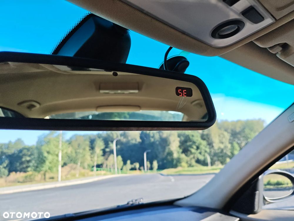 BMW Seria 3 330i - 28