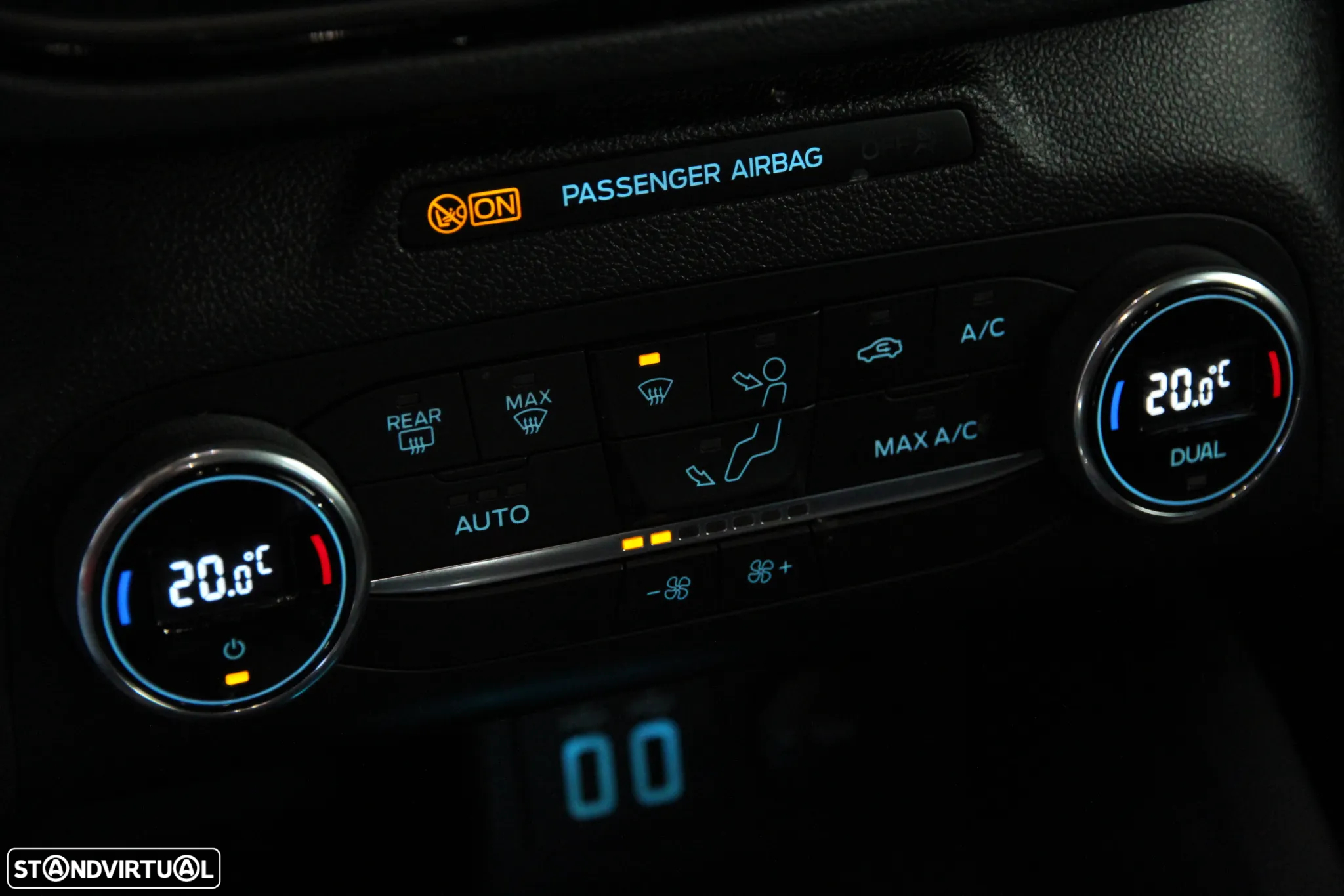 Ford Focus 1.0 EcoBoost MHEV ST-Line - 17