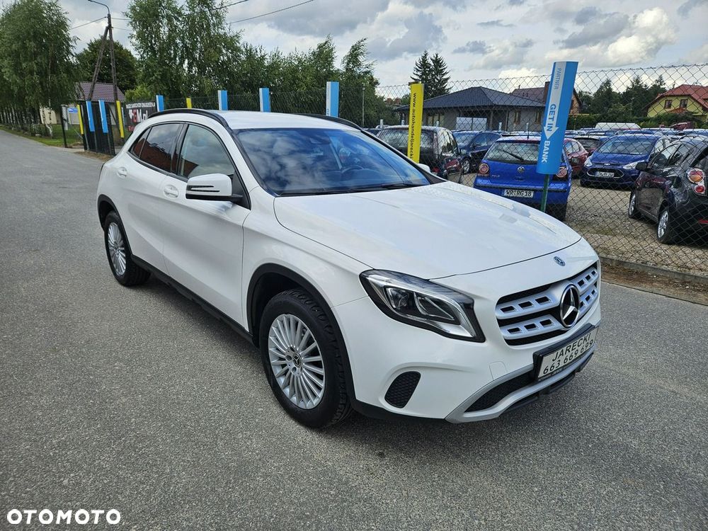 Mercedes-Benz GLA - 3