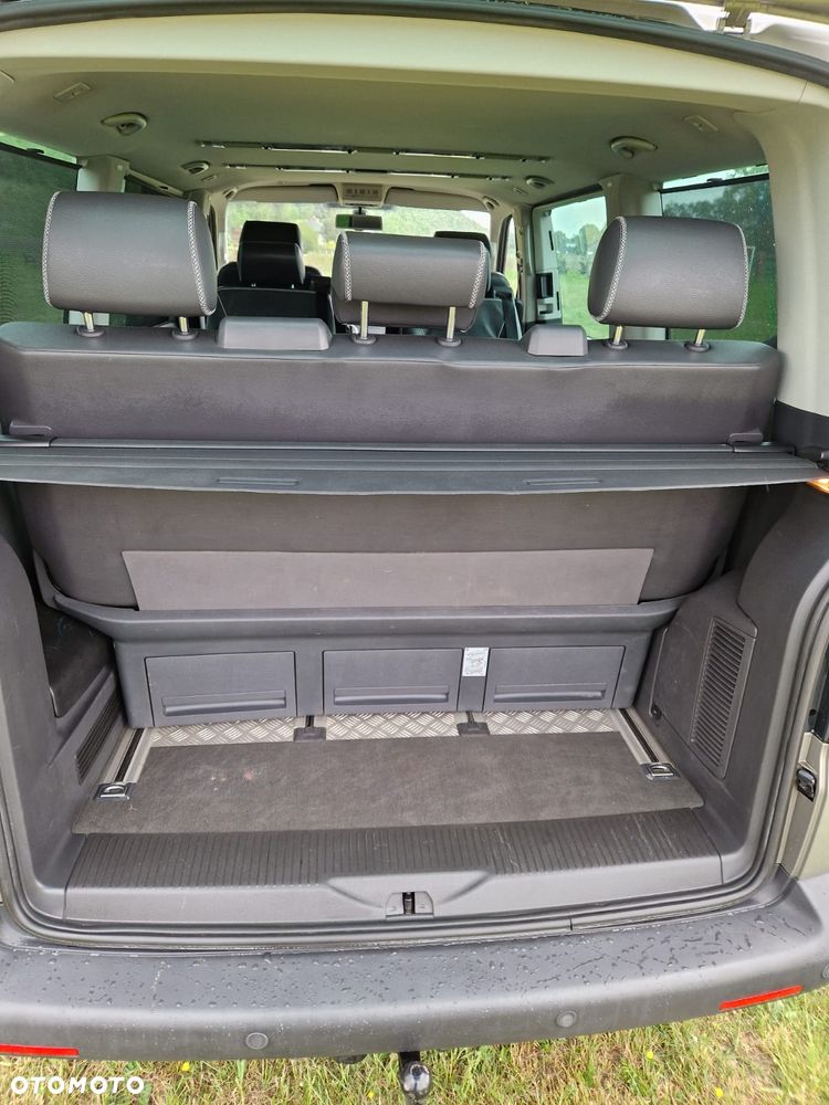 Volkswagen Multivan - 21