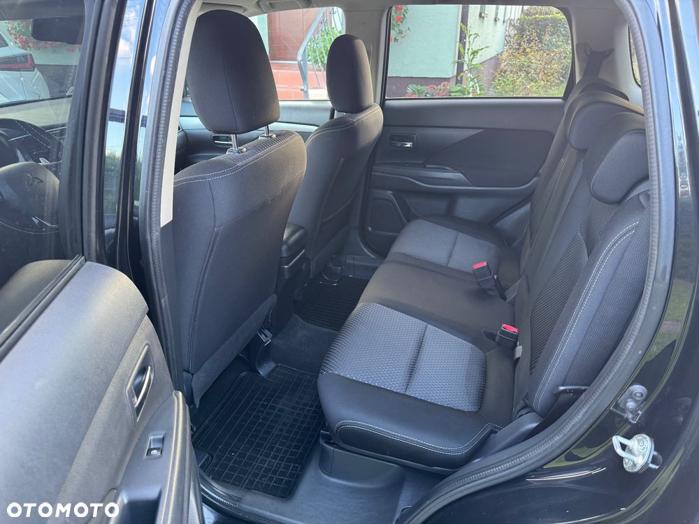 Mitsubishi Outlander 2.2 DI-D Instyle SDA 4WD - 23