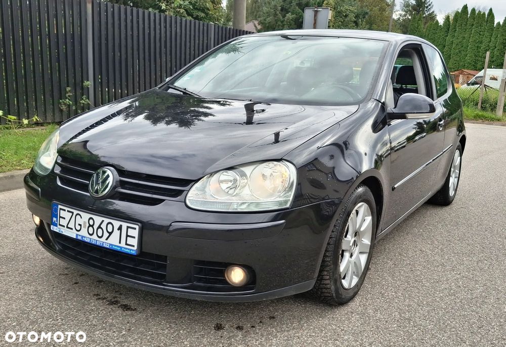 Volkswagen Golf - 1