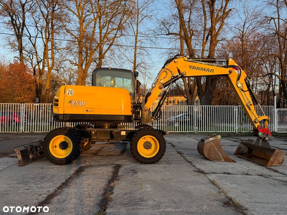 Yanmar Koparka kołowa B95W - 2