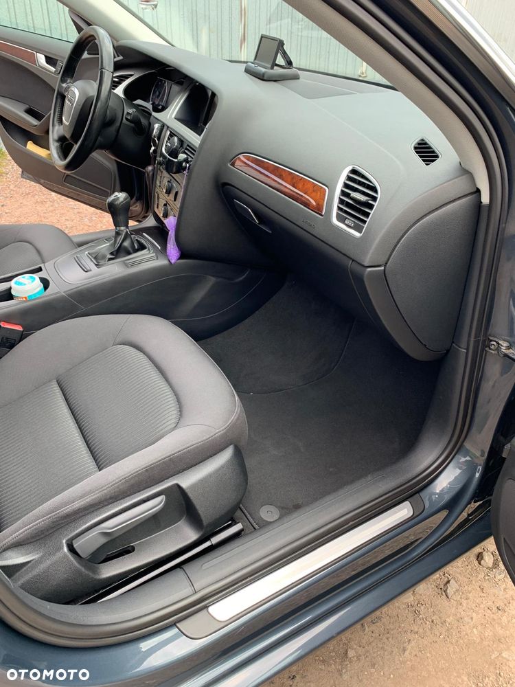 Audi A4 Avant 1.8 TFSI Ambiente - 31